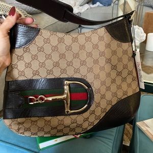 Gucci bag mint condition 10x14 I purchased from the real never wore it